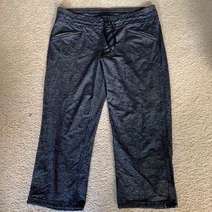 Women’s Athleta capris.